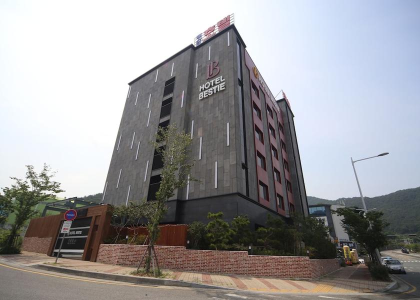  Busan Exterior detail