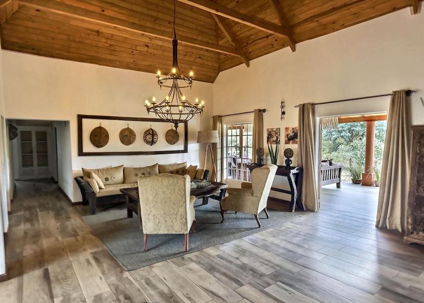  Arusha Interior Entrance