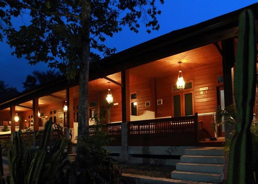 Bangka-Belitung Tanjung Pandan Exterior Detail