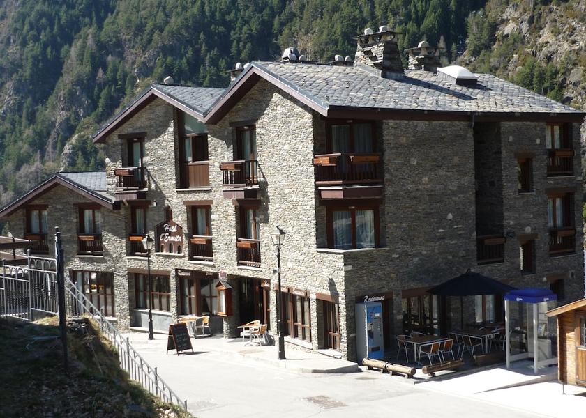 Canillo Canillo Front of property