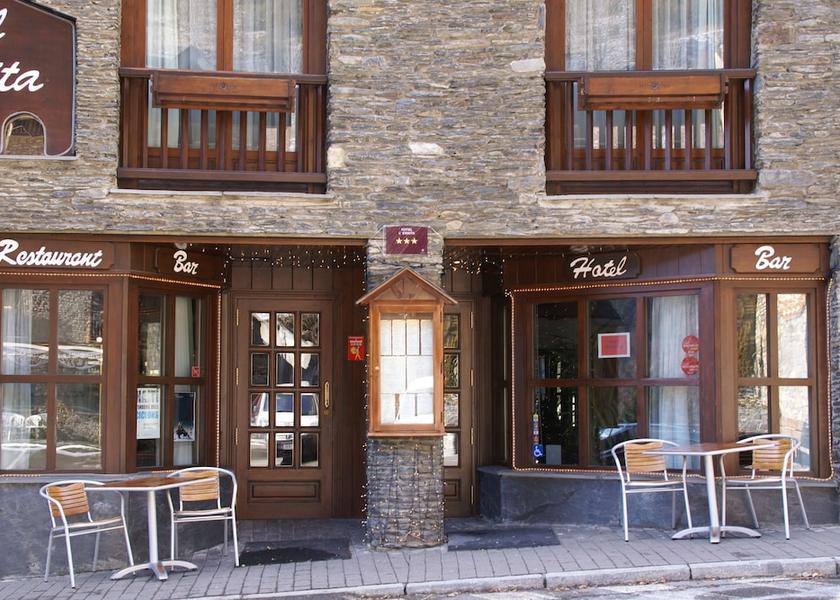 Canillo Canillo Front of property