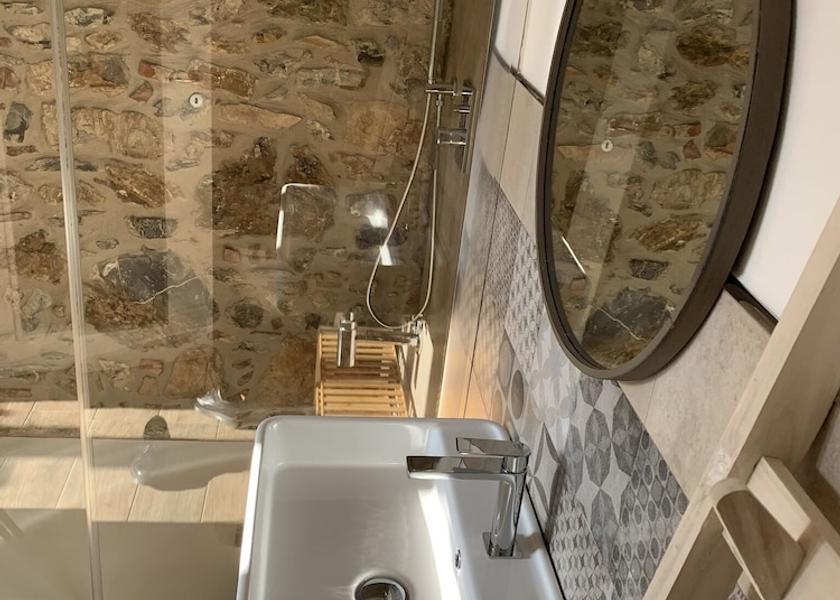 Tuscany Suvereto Bathroom