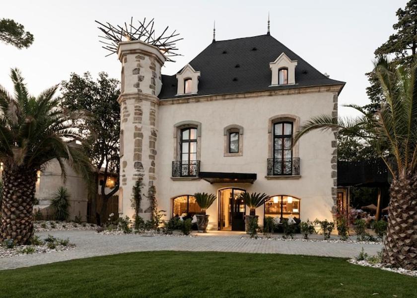 Occitanie Marseillan Exterior Detail