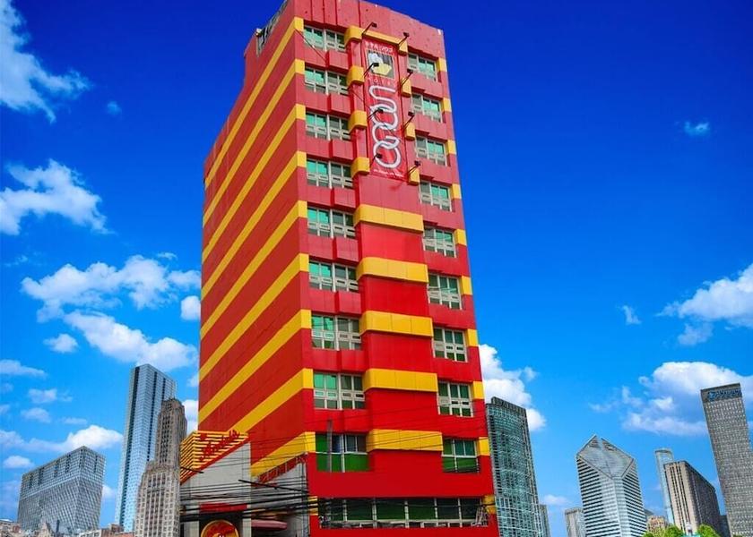  Makati Front of property