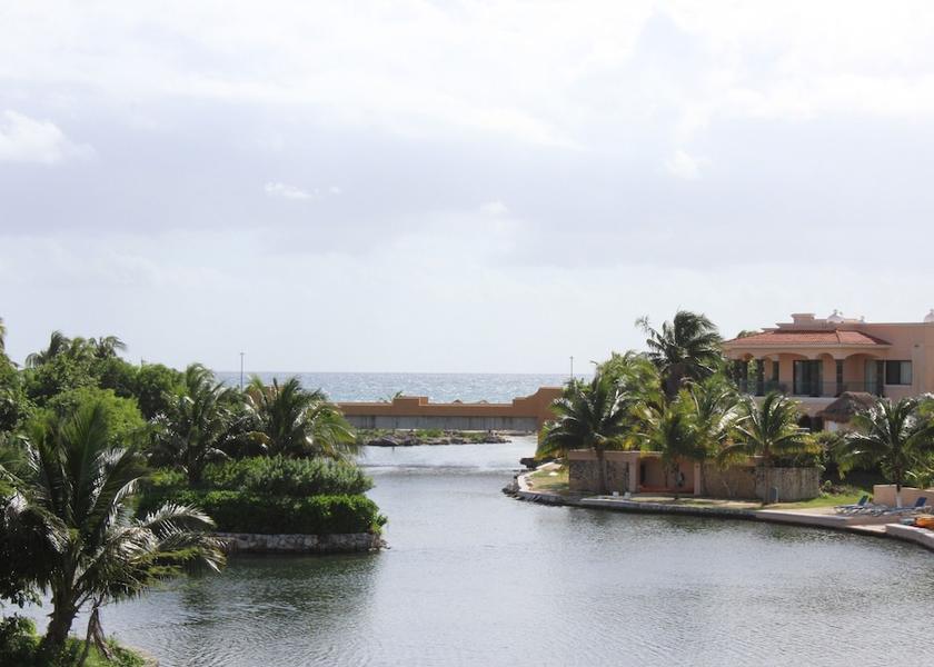Quintana Roo Puerto Aventuras Exterior Detail