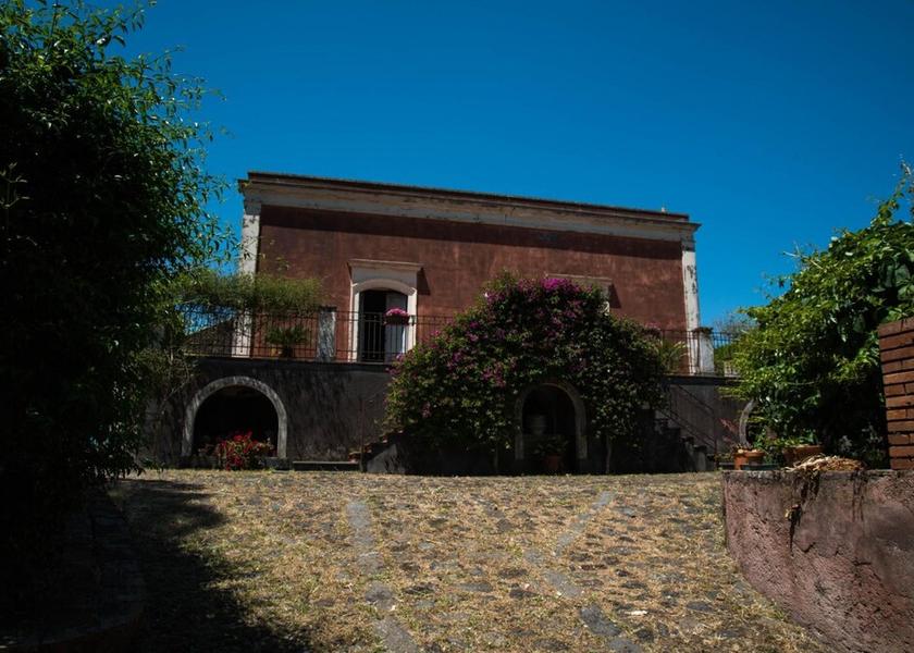 Sicily Gravina Di Catania Exterior Detail
