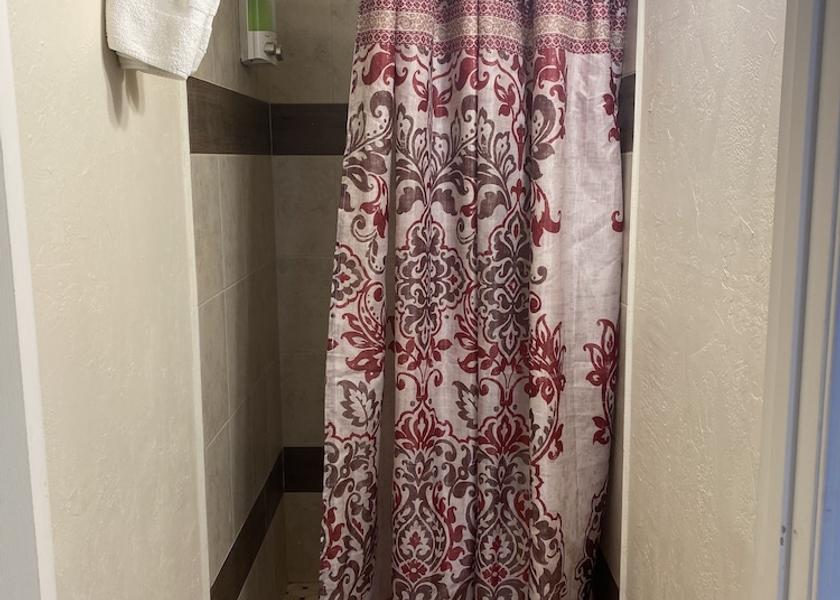 Arizona Williams Bathroom