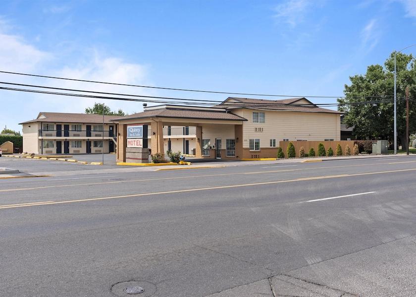 Missouri Quincy Facade