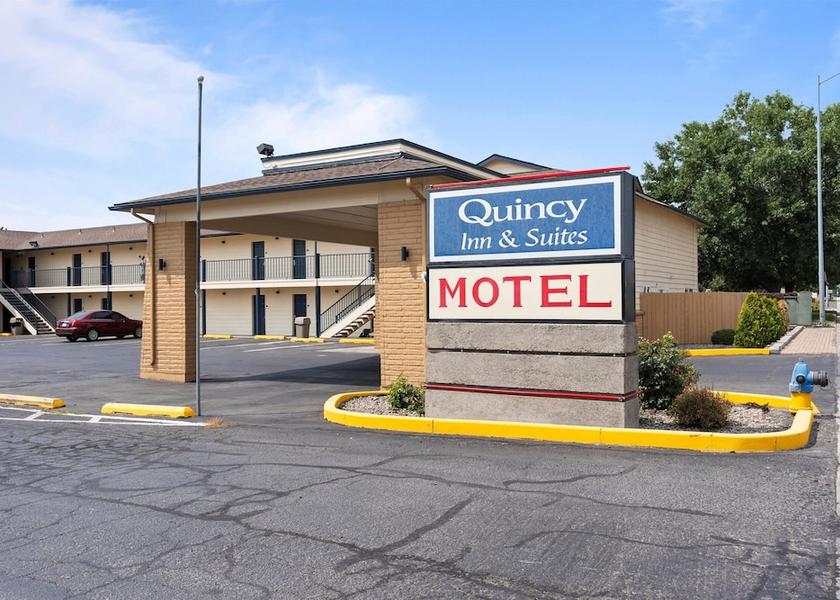 Missouri Quincy Facade