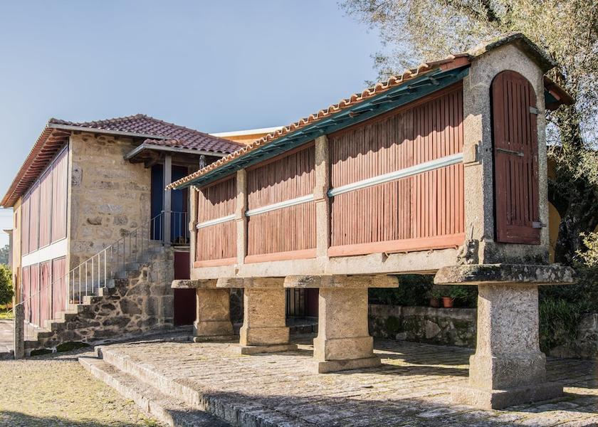 Braga Amares Front of property