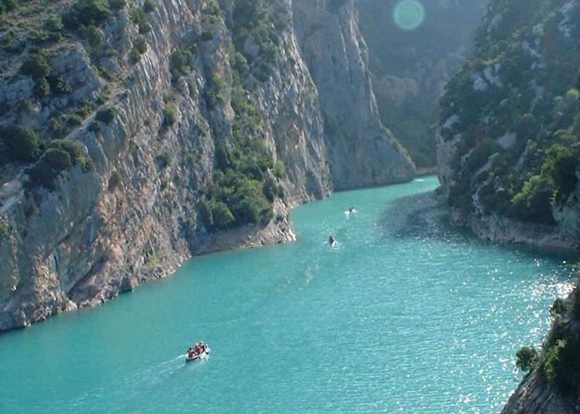 Provence - Alpes - Cote d'Azur Moustiers-Sainte-Marie Lake