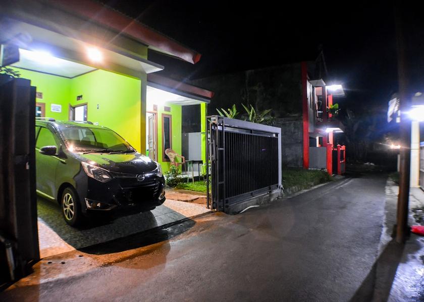 West Java Cisarua Parking