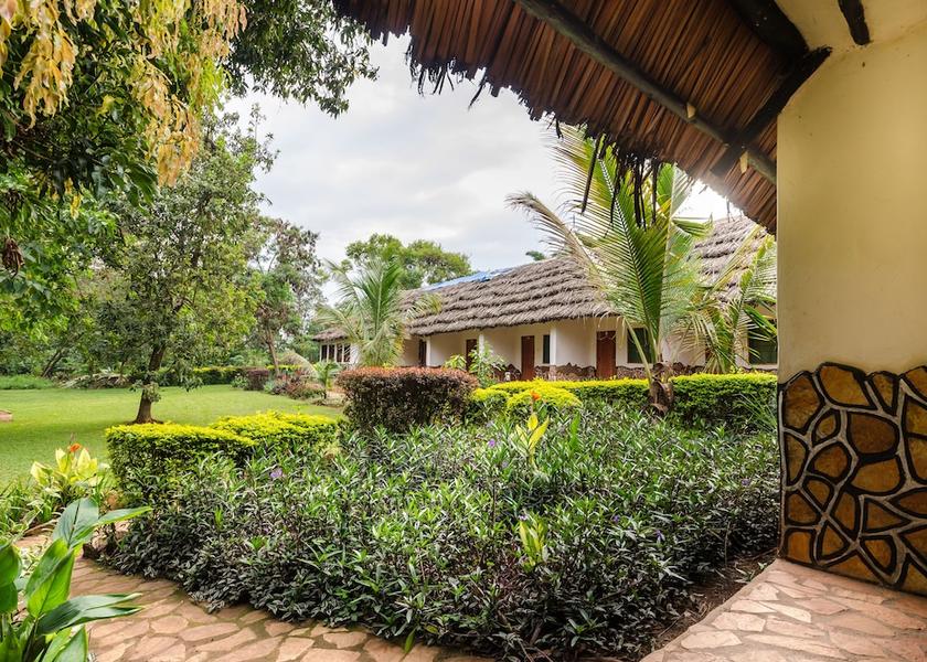  Jinja Exterior Detail