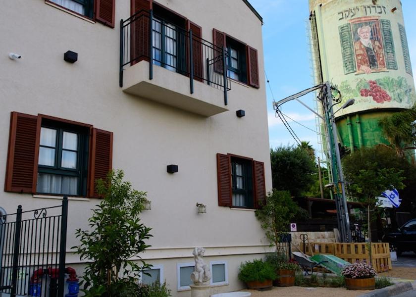  Zikhron Ya'aqov Facade