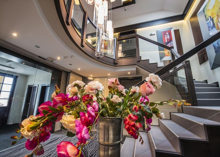  Poprad Interior Entrance