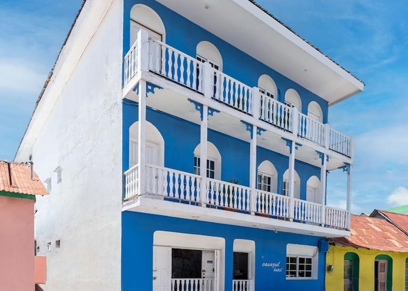 Petén Flores Front of property