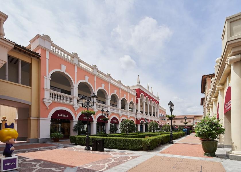  Shanghai Shopping Arcade