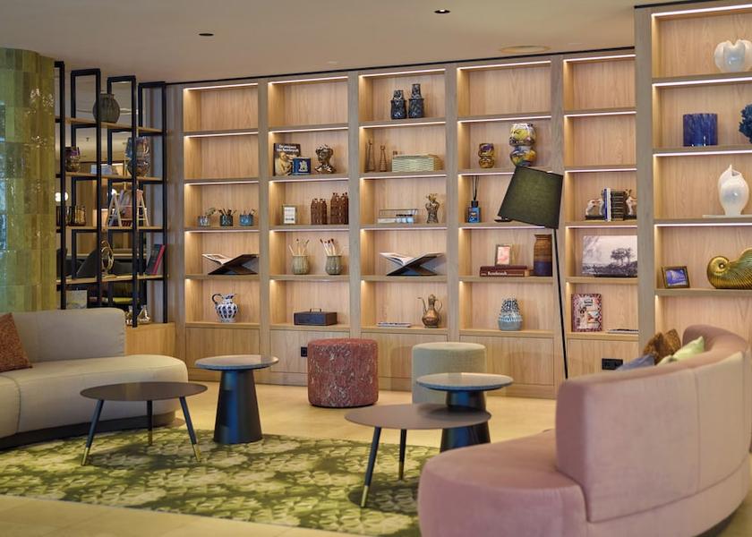 South Holland Oegstgeest Lobby