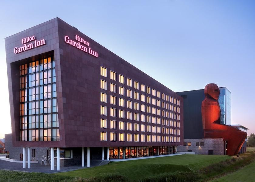 South Holland Oegstgeest Primary image