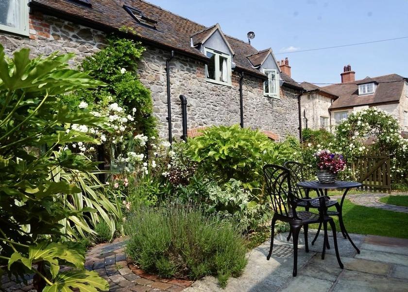 England Church Stretton Outdoor Dining