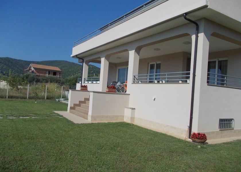 Campania Castellabate Porch