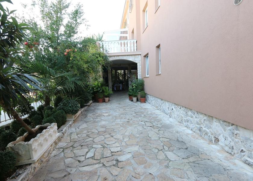 Zadar-Northern Dalmatia Biograd na Moru Courtyard