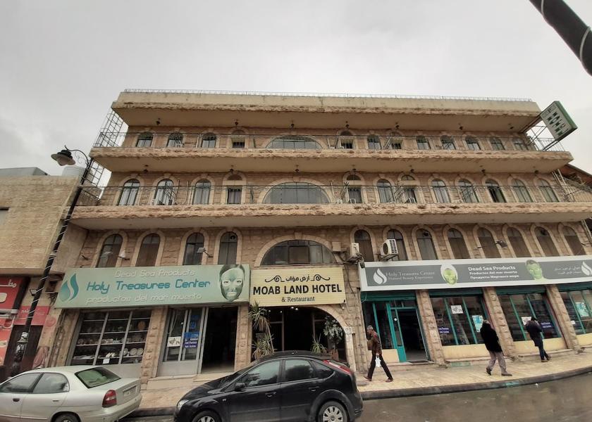  Madaba Exterior Detail