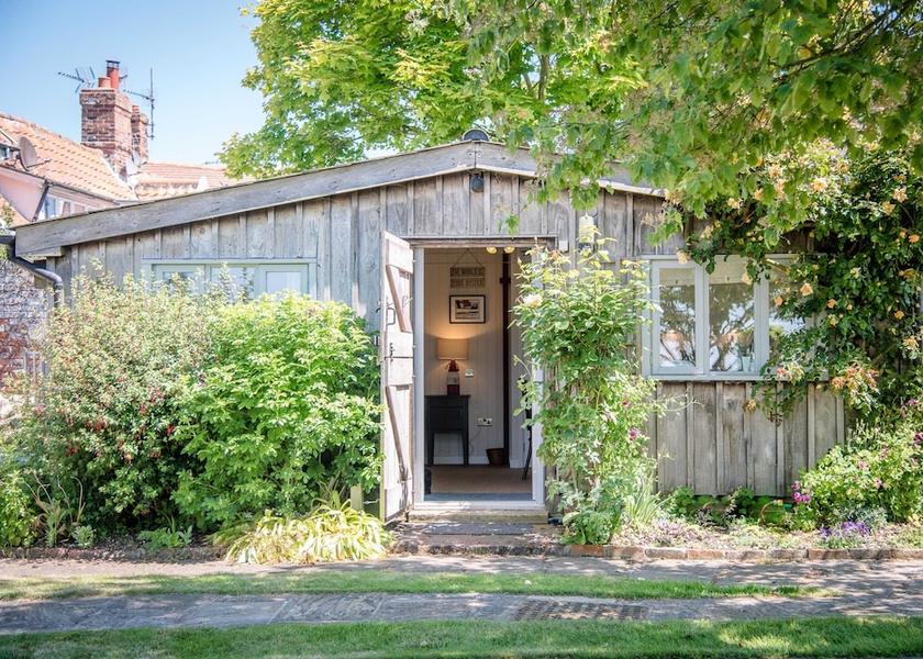 Virginia Woodbridge Exterior Detail