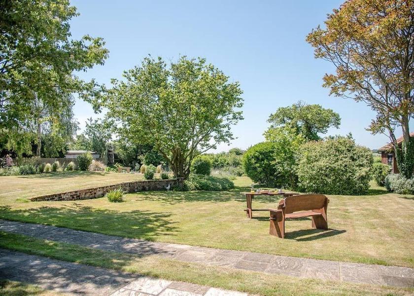 Virginia Woodbridge Property Grounds