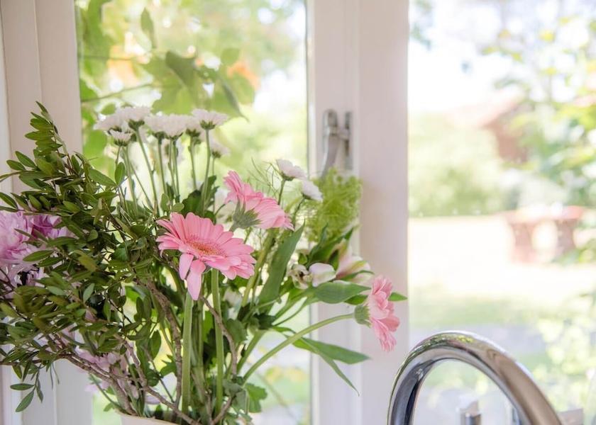 Virginia Woodbridge Interior Entrance