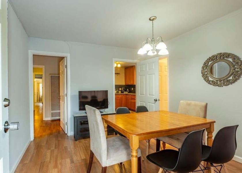 California Redwood City In-Room Dining