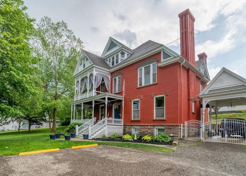 Pennsylvania Towanda Exterior Detail