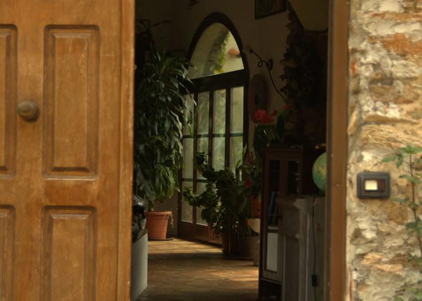 Liguria Vezzi Portio Entrance