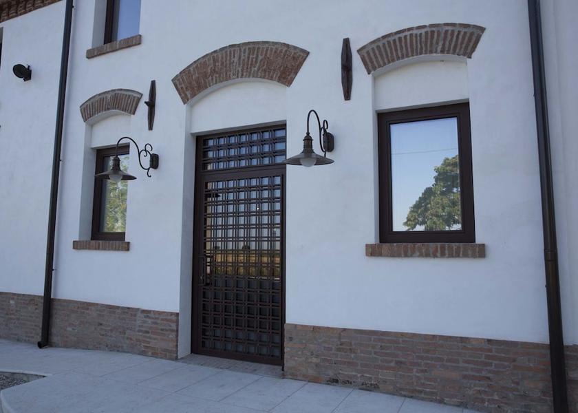 Veneto Ostiglia Facade