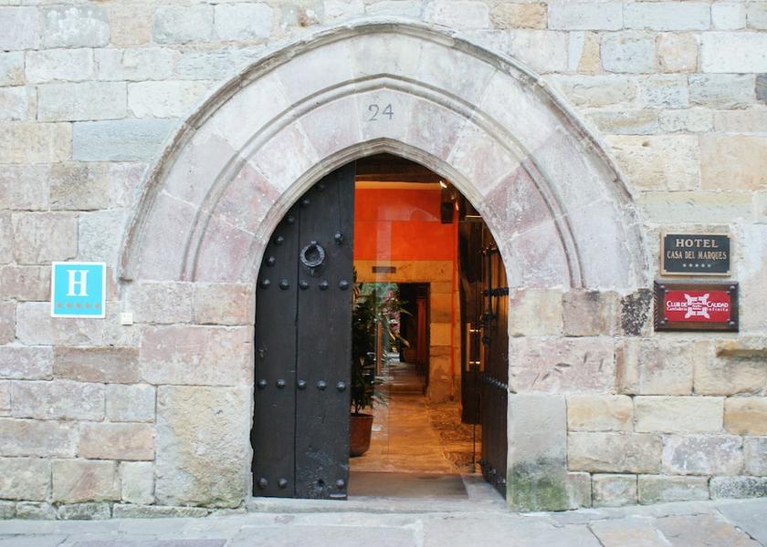 Cantabria Santillana del Mar Entrance