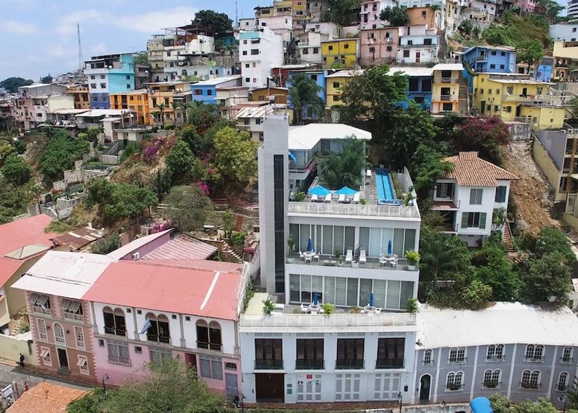 Pichincha Guayaquil Exterior Detail