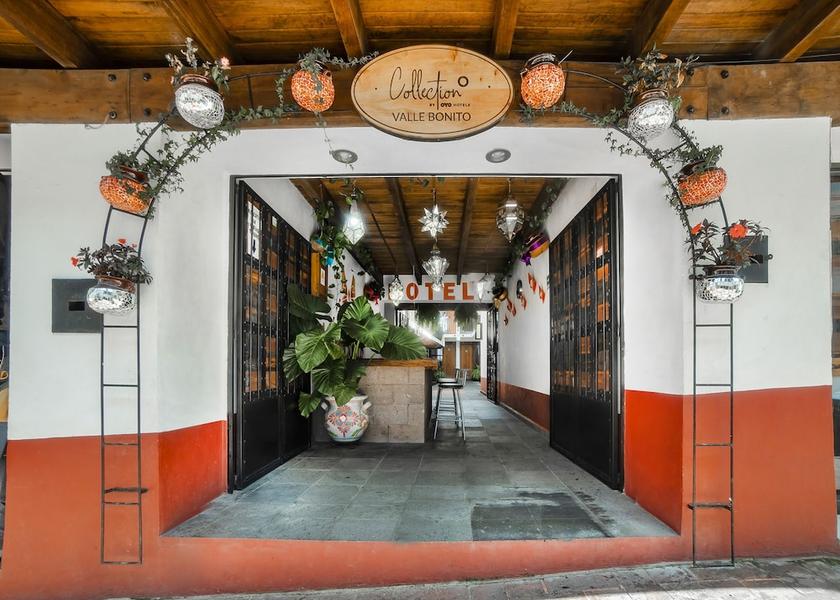 State of Mexico Valle de Bravo Property entrance