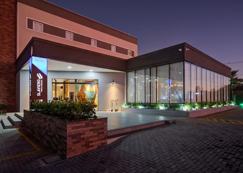 Paraná Ponta Grossa Front of property - evening/night