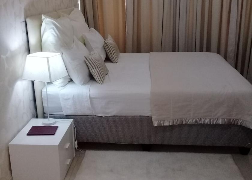  Luanda Room