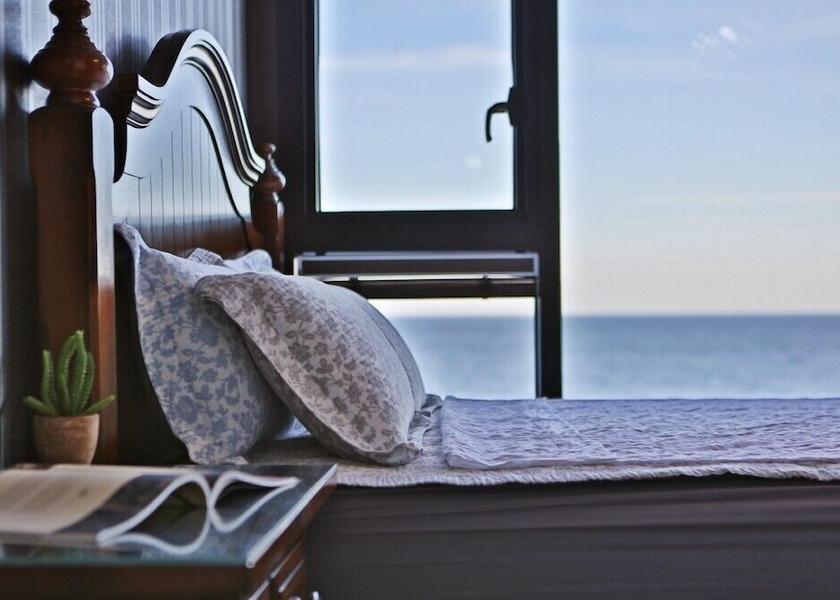 North Gyeongsang Yeongdeok Room