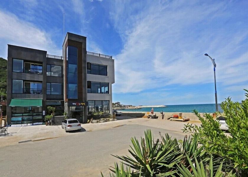 North Gyeongsang Yeongdeok Exterior Detail