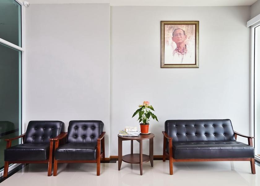 Chonburi pluak daeng Lobby