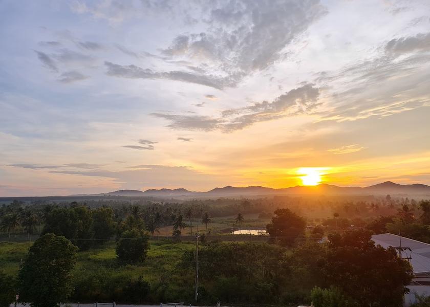 Chonburi pluak daeng Property Grounds