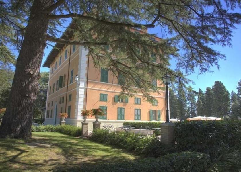 Marche Appignano Exterior Detail