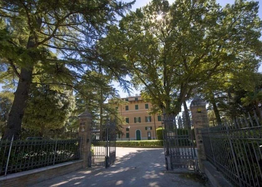 Marche Appignano Entrance