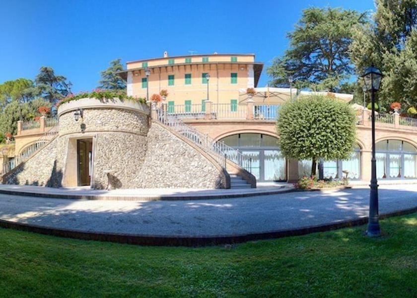 Marche Appignano Exterior Detail