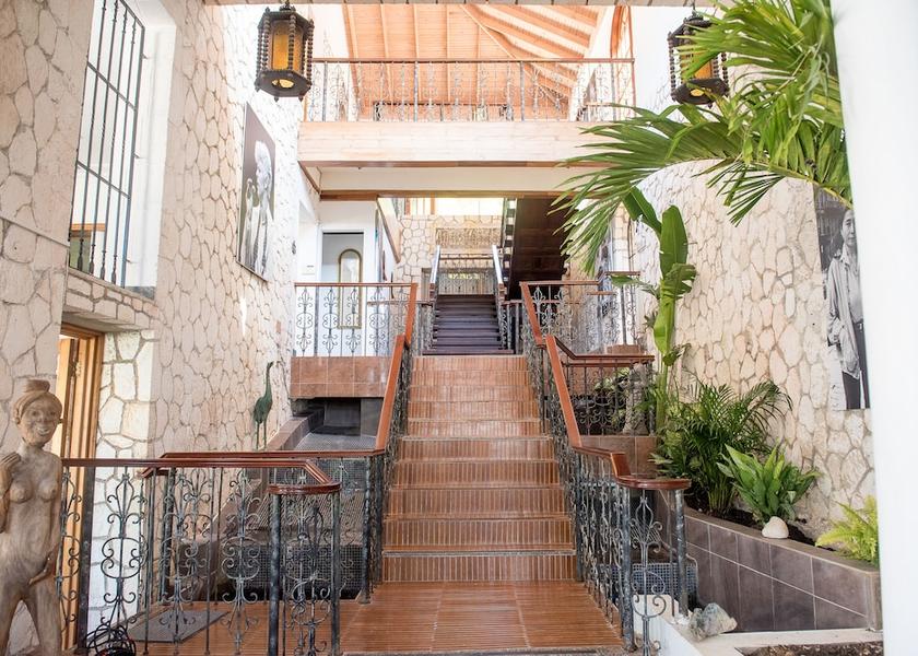 Saint James Montego Bay Interior Entrance