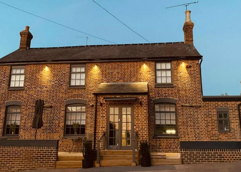 England Chinnor Exterior Detail