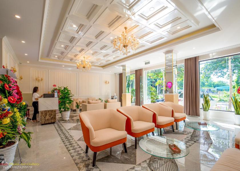 Ho Chi Minh Municipality Con Son Reception
