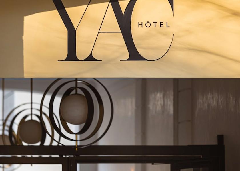 Ile-de-France Clichy Exterior Detail